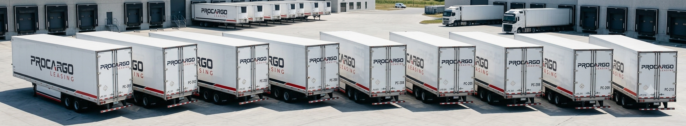 Flota de cajas Procargo Leasing en patio de carga